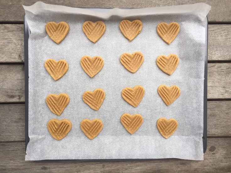 Prettaly_PeanutButterCookies_Hearts.jpg