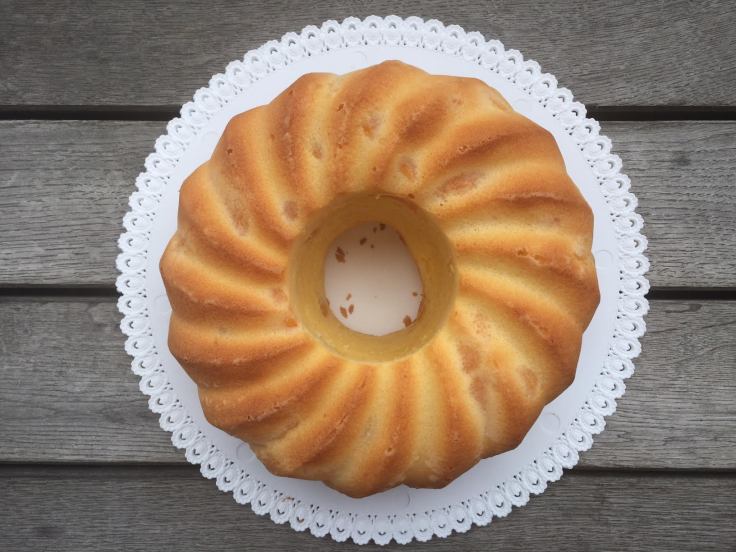 prettaly_tangerinesourcreambundtcake_ready1